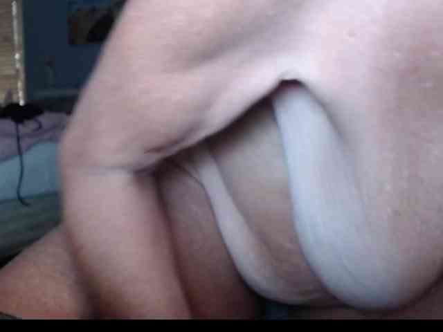April_XO webcam
