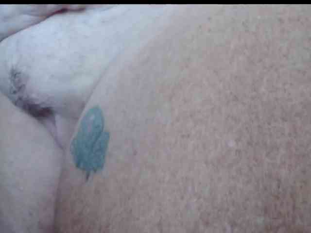 April_XO webcam