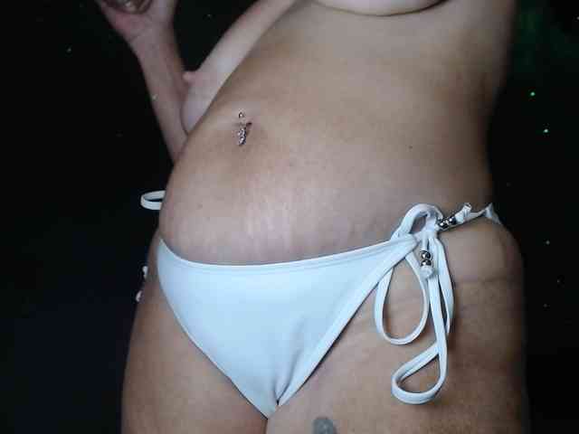 April_XO webcam