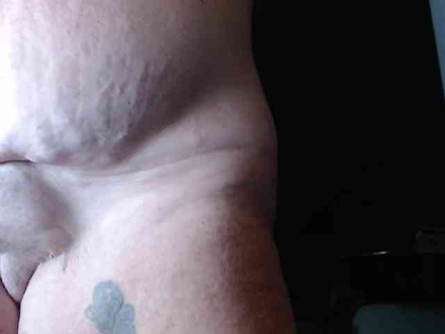April_XO webcam
