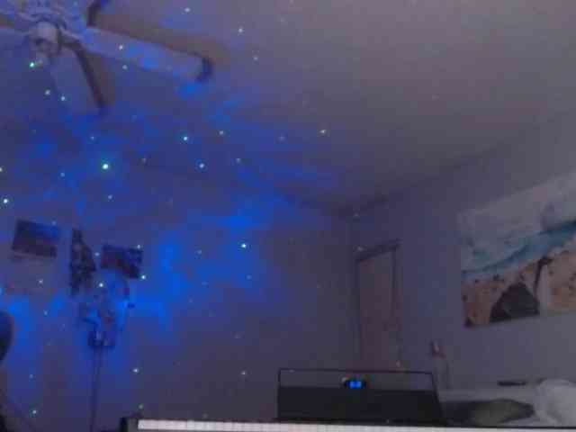 April_XO webcam