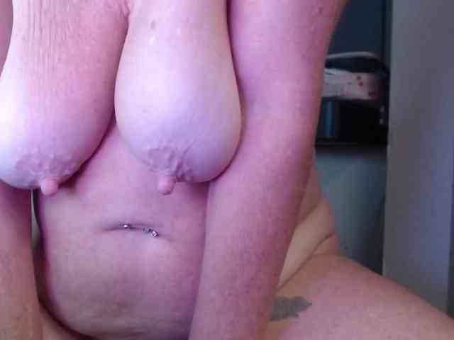 April_XO webcam