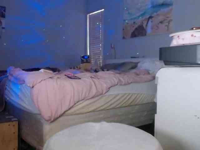 April_XO webcam