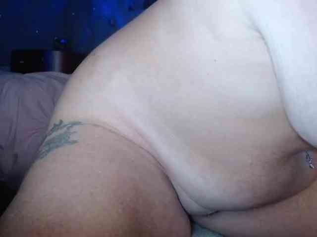 April_XO webcam