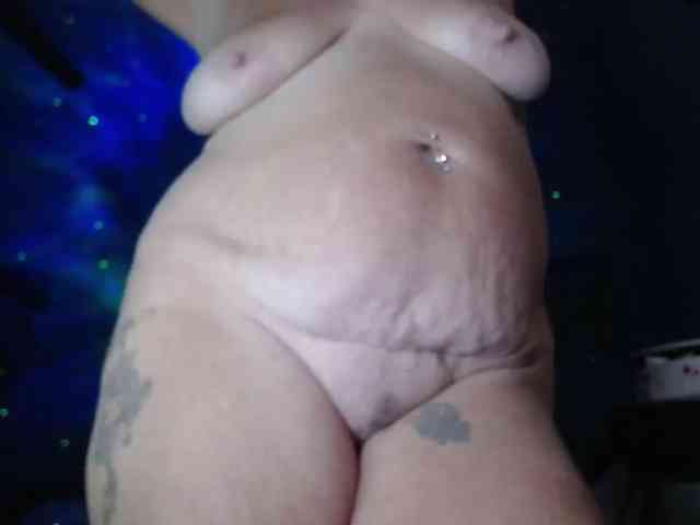 April_XO webcam