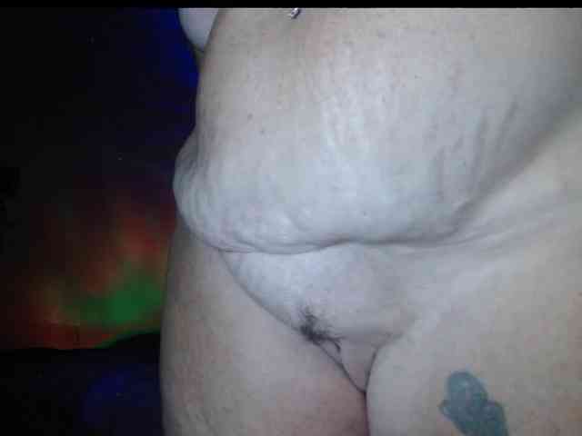 April_XO webcam