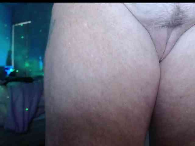 April_XO webcam