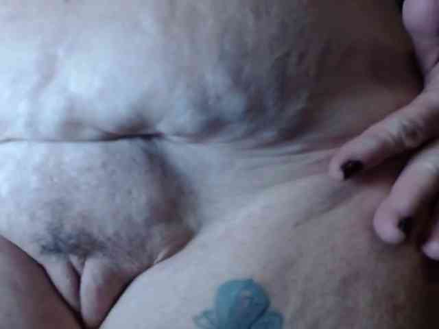 April_XO webcam