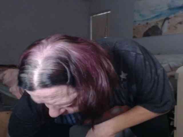 April_XO webcam