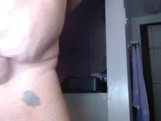 April_XO webcam