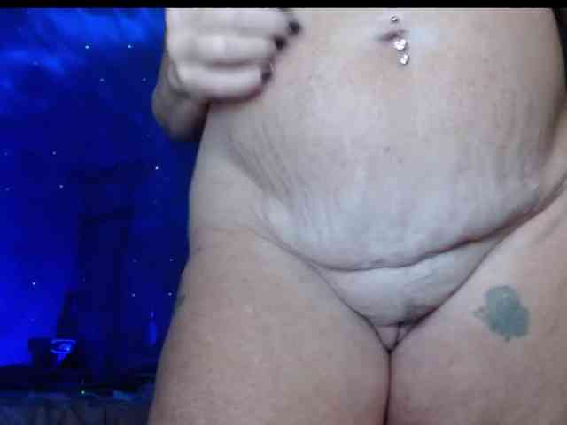 April_XO webcam