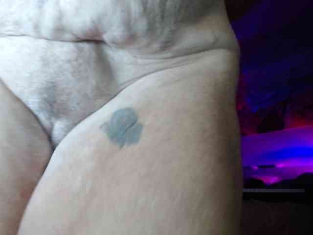 April_XO webcam
