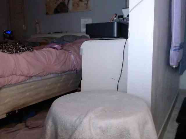 April_XO webcam