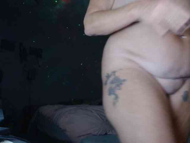 April_XO webcam