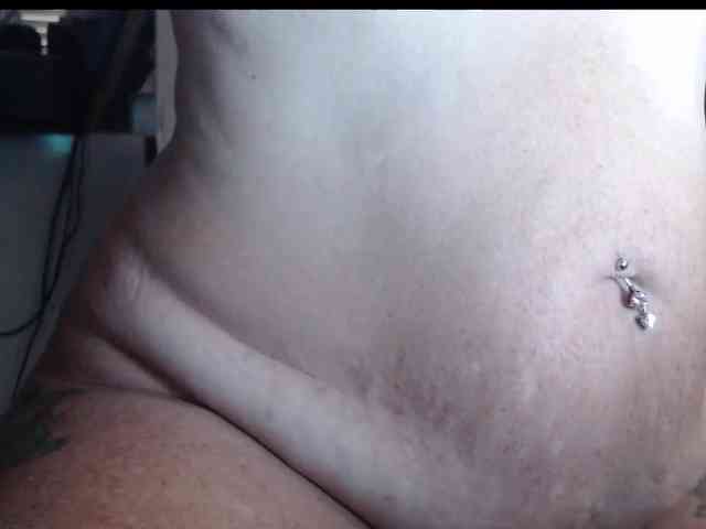 April_XO webcam
