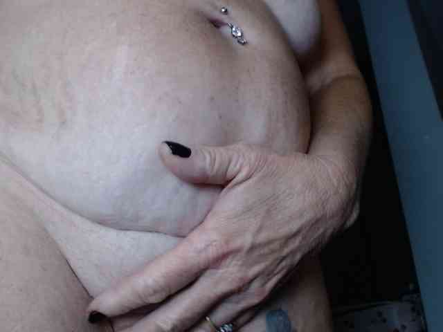 April_XO webcam