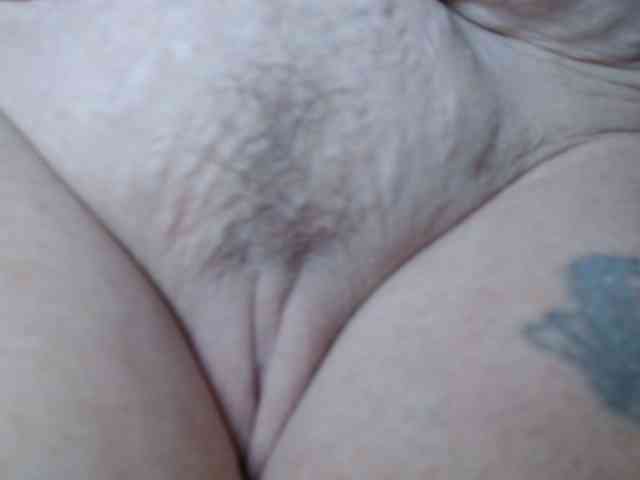 April_XO webcam