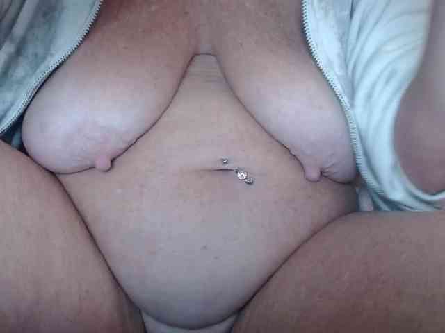 April_XO webcam