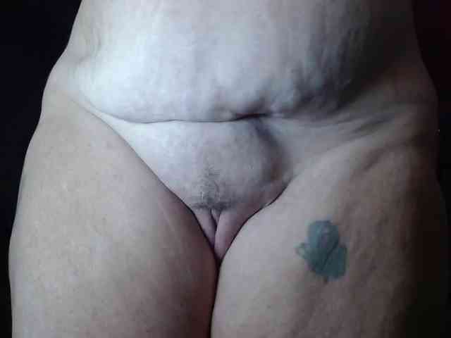 April_XO webcam