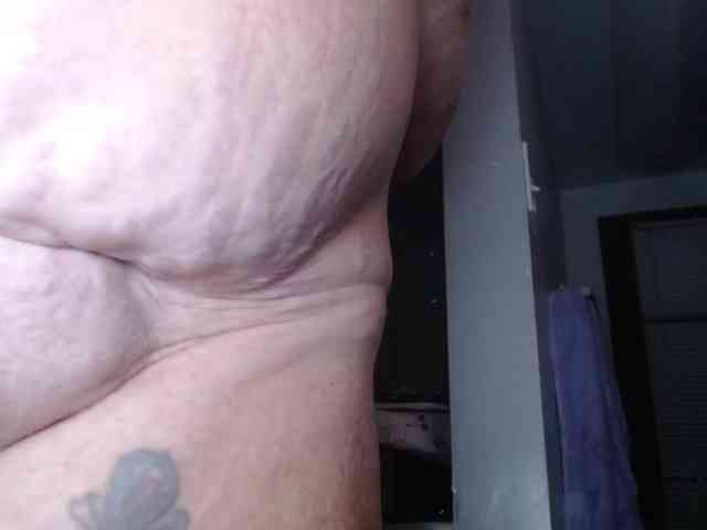 April_XO webcam