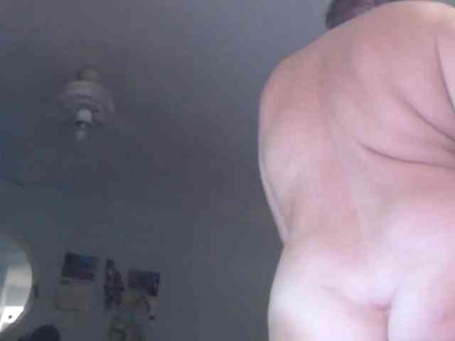 April_XO webcam