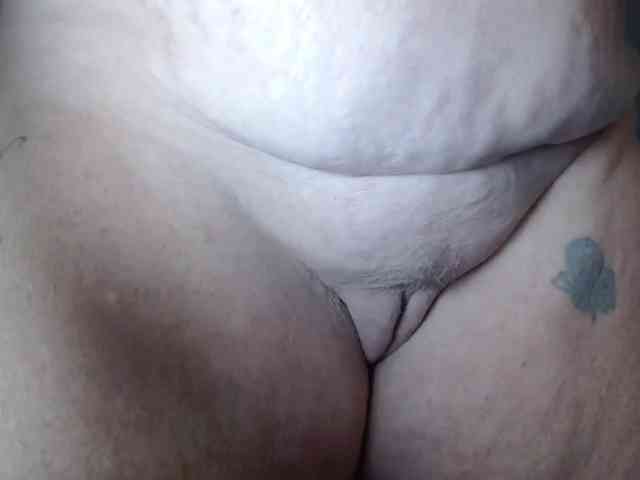 Modelo: April_XO