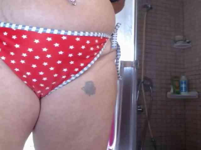 April_XO webcam