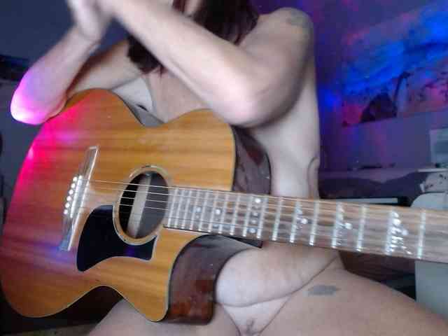 Modelo: April_XO