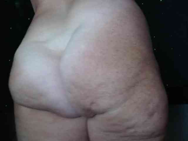 April_XO webcam