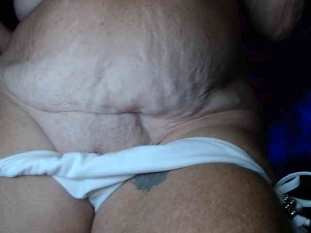 April_XO webcam