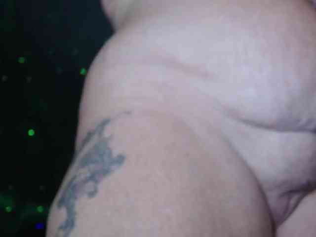 April_XO webcam
