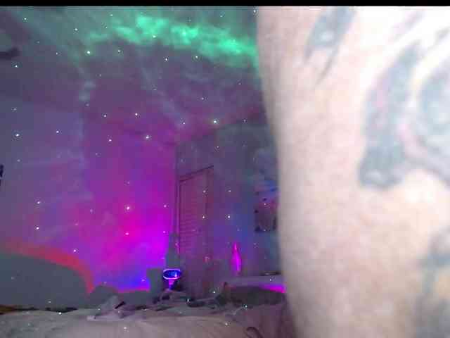 April_XO webcam