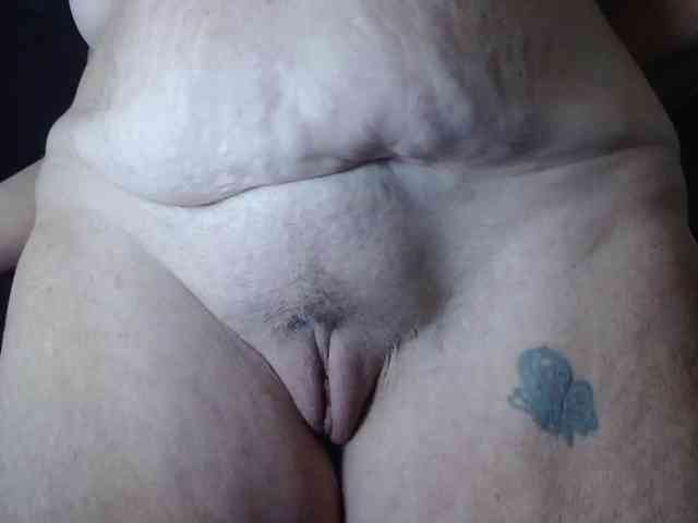 April_XO webcam