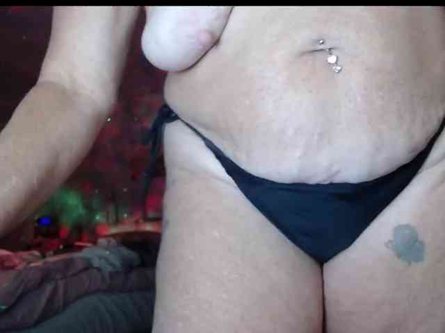 April_XO webcam