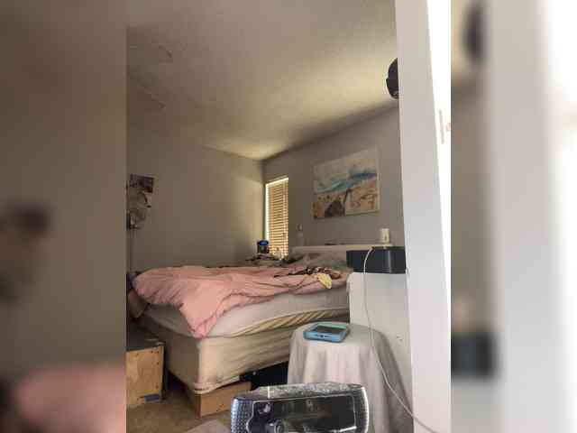 April_XO webcam