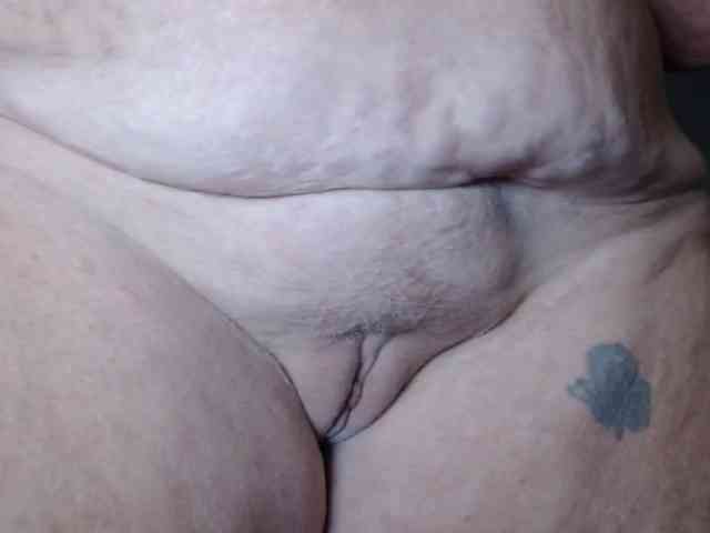 April_XO webcam