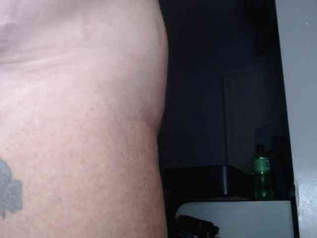 April_XO webcam