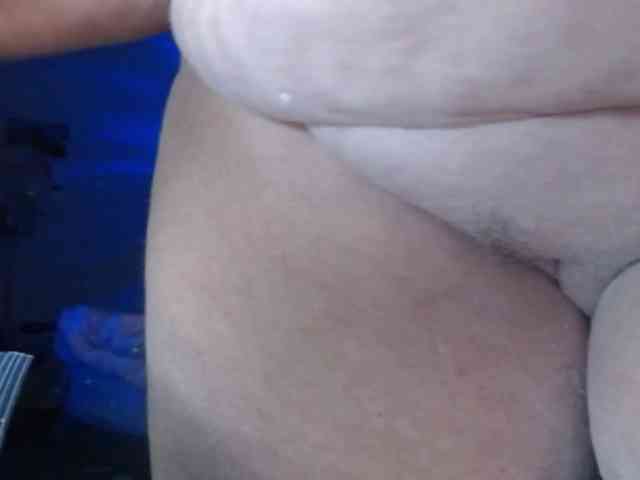April_XO webcam