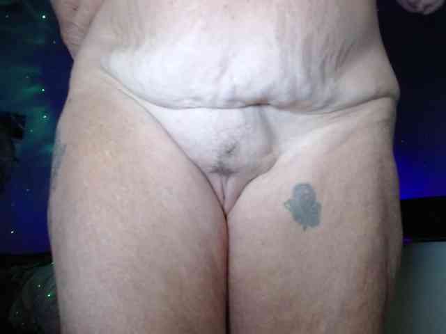 April_XO webcam