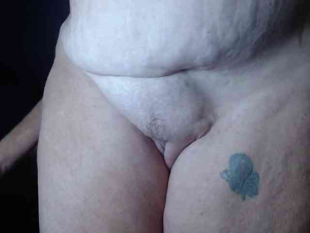 April_XO webcam
