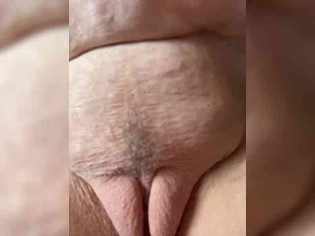 April_XO webcam