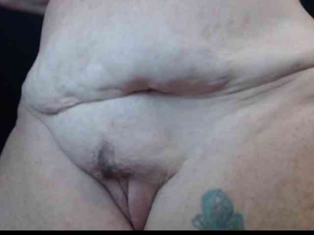 April_XO webcam