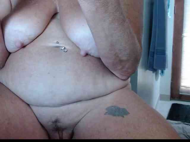 April_XO webcam