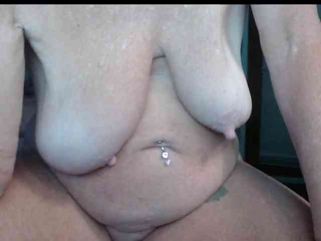 April_XO webcam