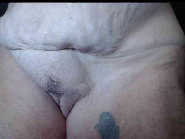 April_XO webcam
