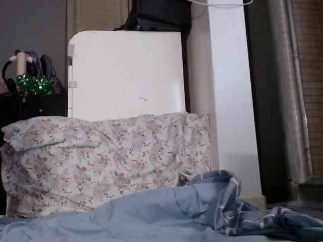 April_XO webcam