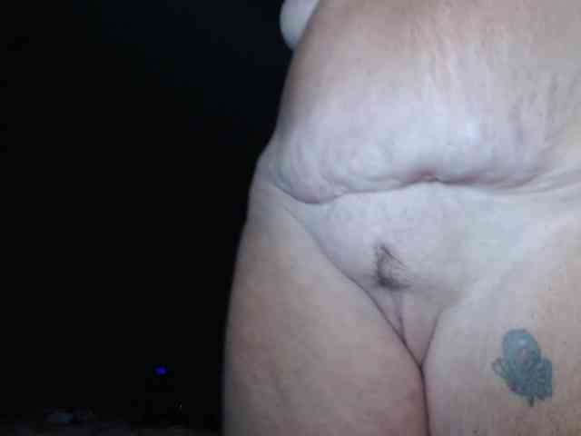April_XO webcam