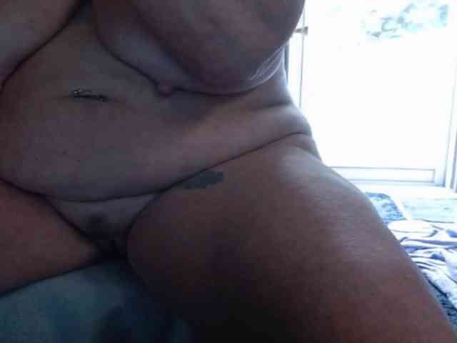 April_XO webcam