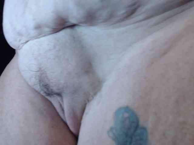 April_XO webcam