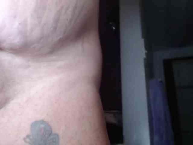April_XO webcam